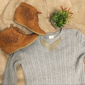 Lightweight Cable Knit Sweater